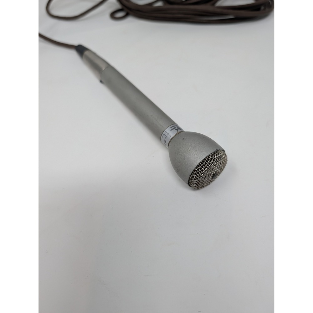 Electro-Voice 635A Dynamic Omnidirectional Microphone with XLR Cable Silver